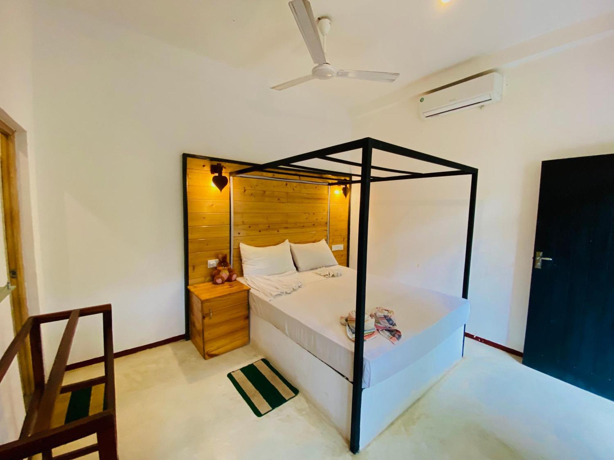 Rekawa Turtle Gate Hotel Тангалла Экстерьер фото
